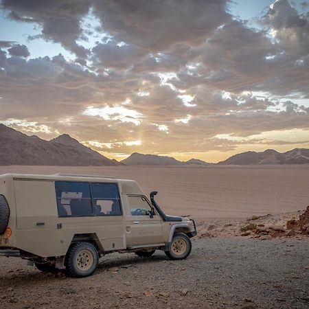 Wilderness Safaris Kulala Desert Lodge Сесрием Екстериор снимка
