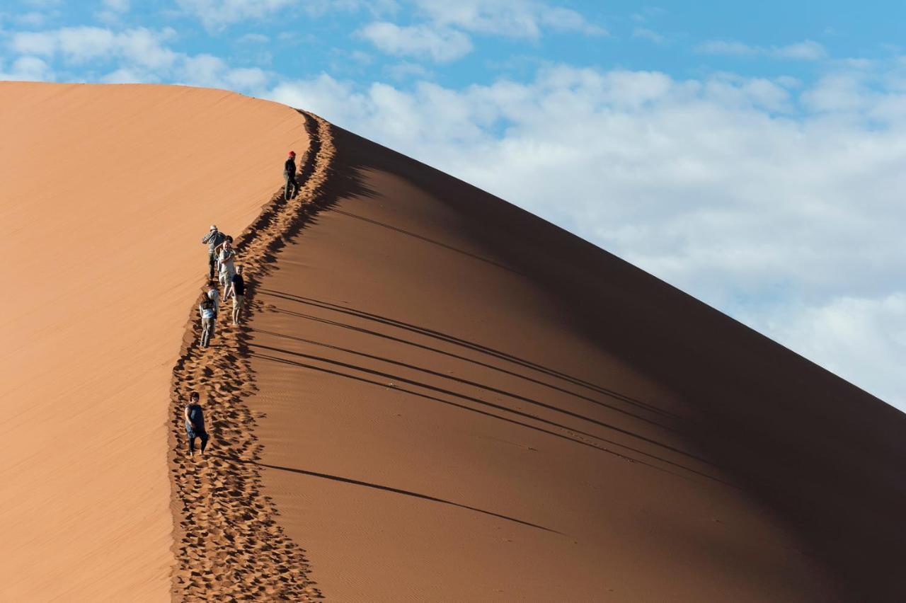Wilderness Safaris Kulala Desert Lodge Сесрием Екстериор снимка