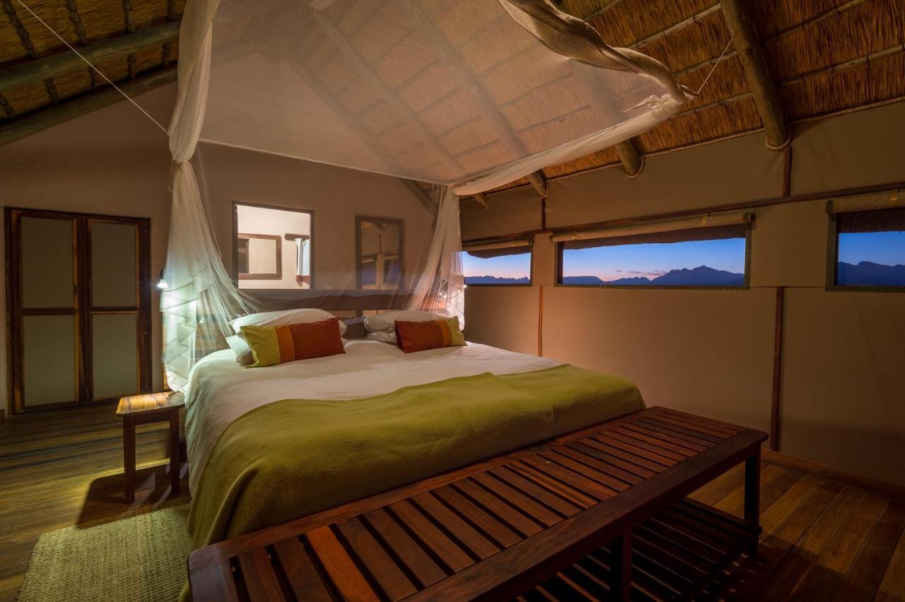 Wilderness Safaris Kulala Desert Lodge Сесрием Екстериор снимка