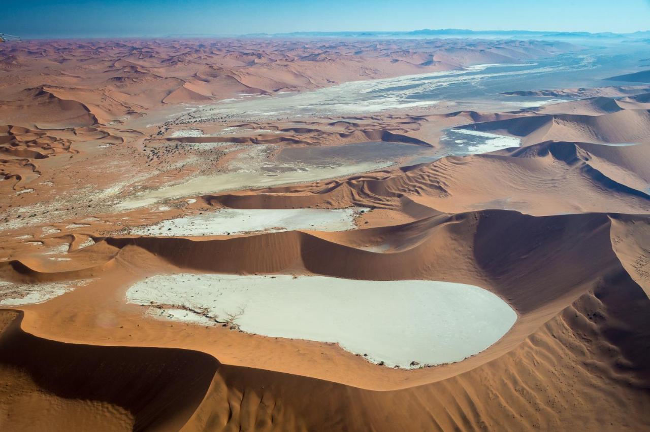 Wilderness Safaris Kulala Desert Lodge Сесрием Екстериор снимка